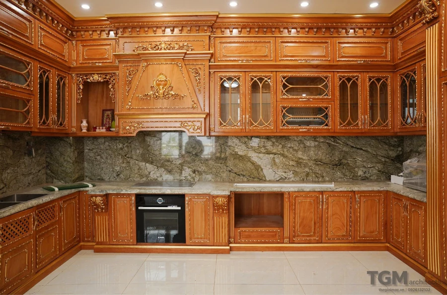 Mẫu tủ bếp gỗ gõ đỏ cổ điển