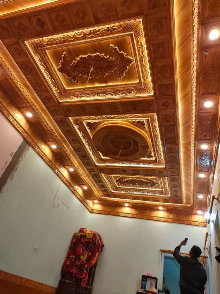 Thi công ốp trần gỗ gõ đỏ quận 7